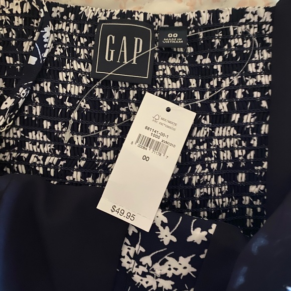 GAP Dress. - Picture 6 of 7